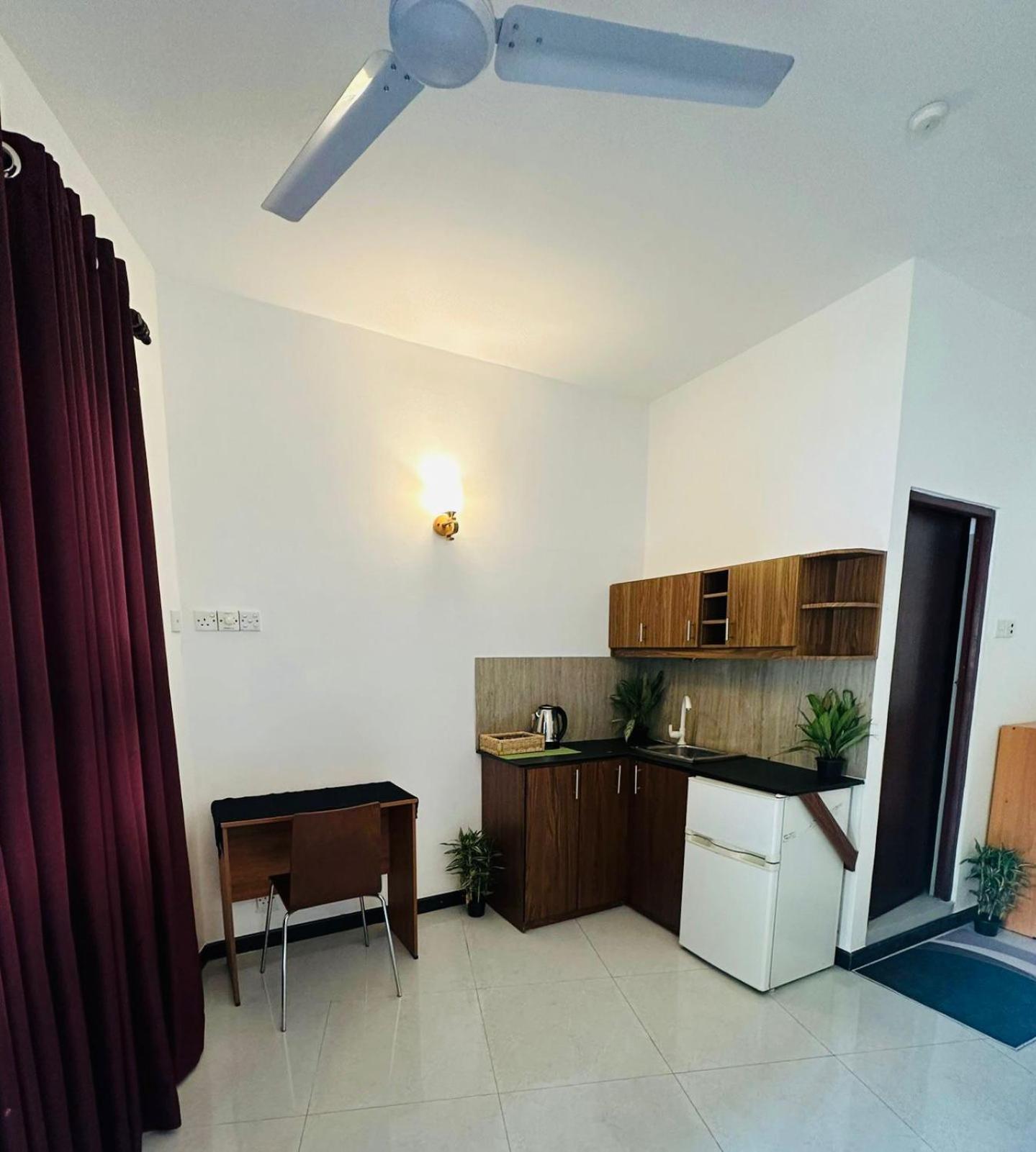 Sera 86 Airport Transit Stay Katunayake Exterior photo